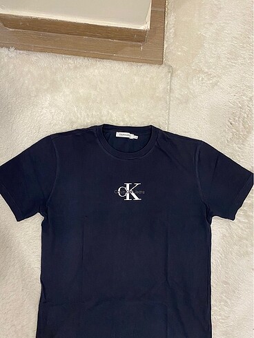 Calvın Klein lacivert tişört - Görsel 2