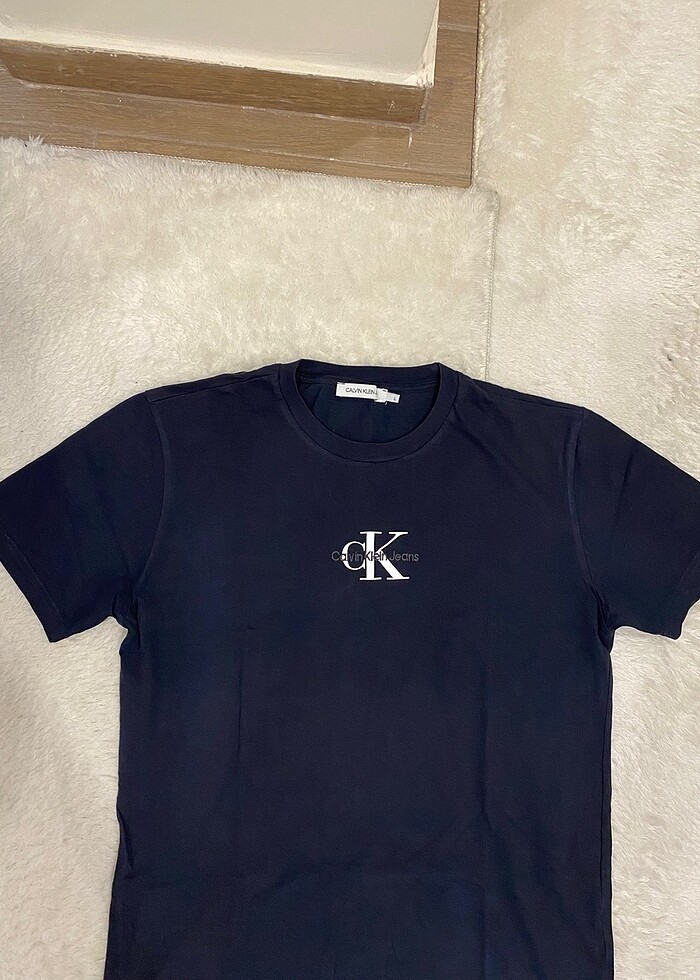 Calvın Klein lacivert tişört - Görsel 2