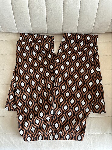 xs Beden kahverengi Renk Stradivarius desenli ispanyol pantolon xs/ 34