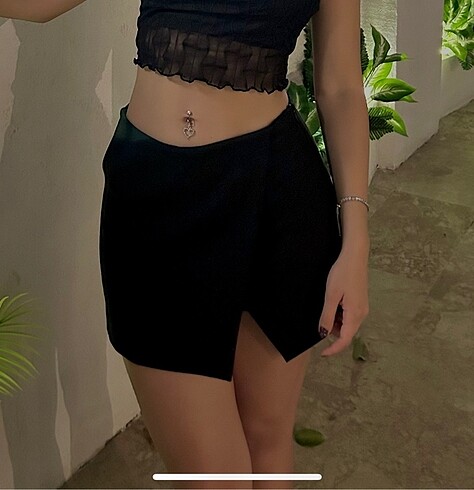 Zara ZARA SİYAH SORT ETEK XS beden