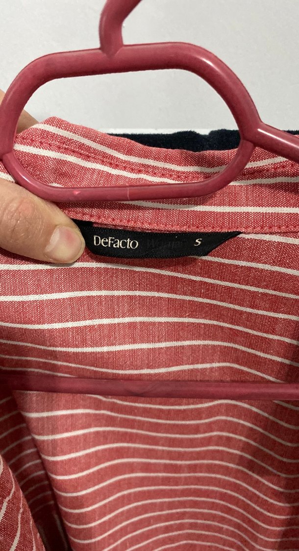 Düğmeli Kırmızı Çizgili Keten Kadın Gömlek - Görsel 2