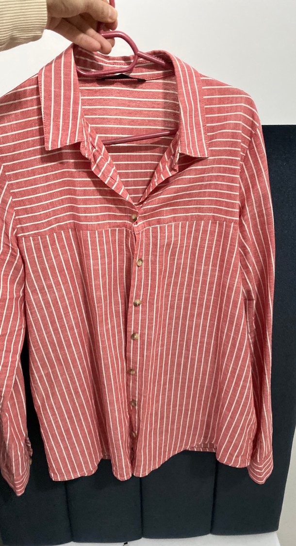 Düğmeli Kırmızı Çizgili Keten Kadın Gömlek - Görsel 4