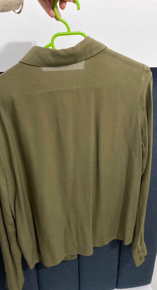 Düğmeli Uzun Kollu Haki Kadın Gömlek - Görsel 4