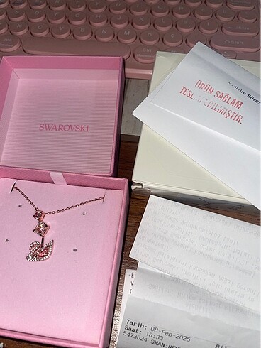 Kutulu fişli Swarovski kolye