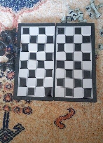  Katlanabilir satranç