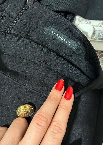 Gold Düğmeli Şort - Görsel 3