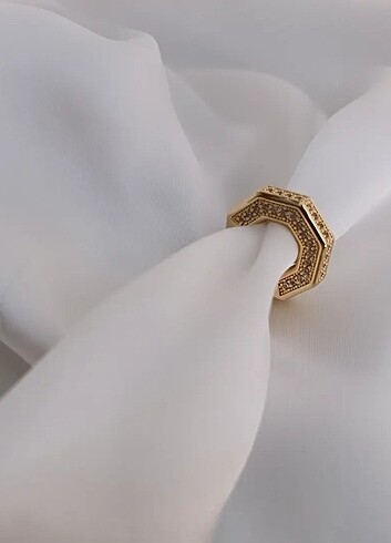 Altıgen altinsarisi tam tur taşlı earcuff