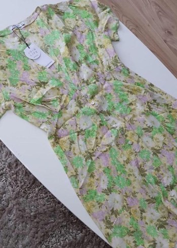 Düğmeli V Yakalı Yeşil Midi Elbise - Görsel 5