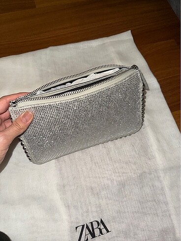Zara Zara gümüş parlak taşlı zımbalı çanta