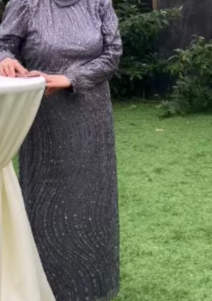 Pul Detaylı Uzun Gri Abiye Elbise - Görsel 2