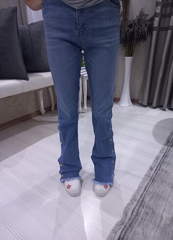 Zara 11 yaş kız çocuk kot pantalon yanlar çıt çıtlı