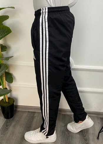 Adidas Siyah Kapüşonlu Erkek Yağmurluk - Görsel 3