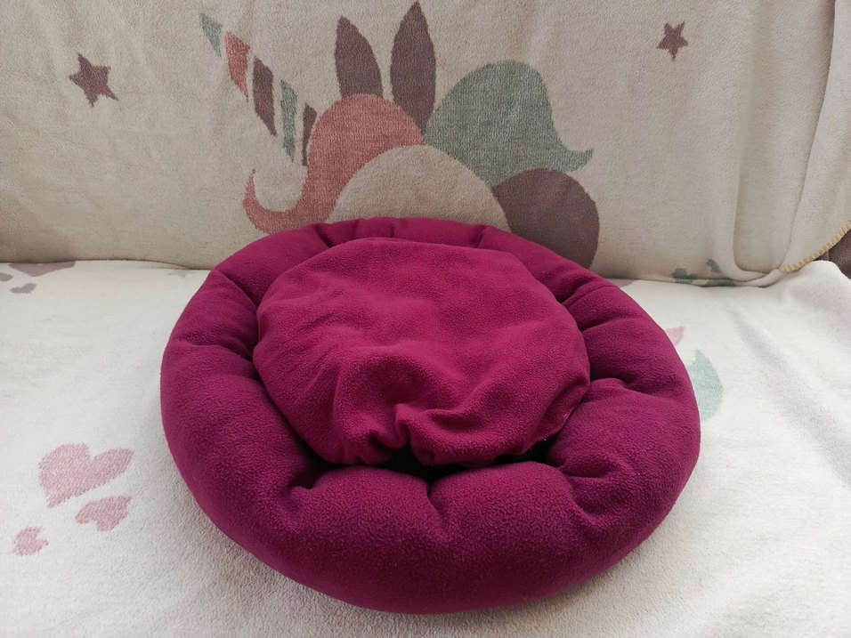 Simit Şekilli Bordo Kedi Yatağı - Görsel 3