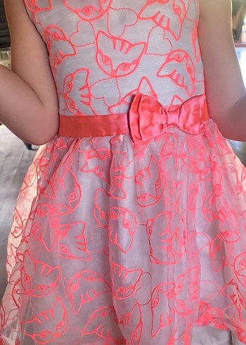 Pembe Nakışlı Fiyonklu Kız Çocuk Elbisesi