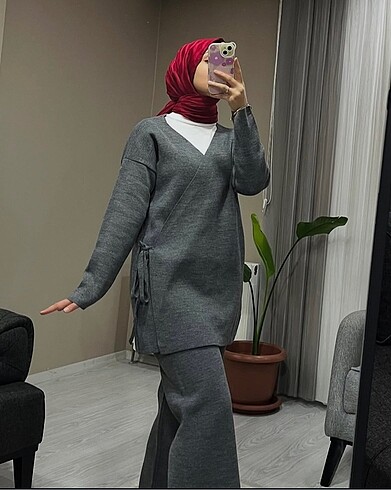 Gri trıko takım