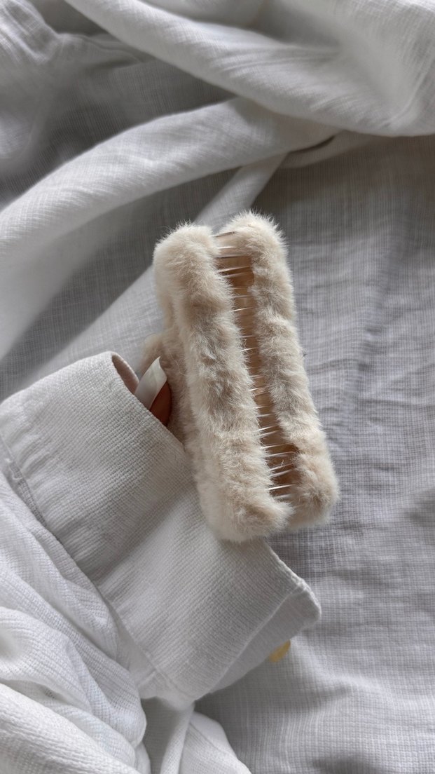 Bej peluşlu Toka  Mandal model  Büyük Boy - Görsel 2