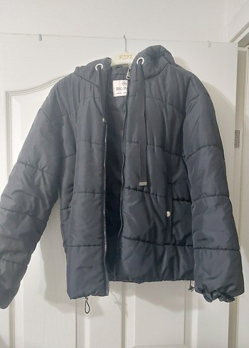 Siyah Kapüşonlu Fermuarlı Kadın Şişme Mont - Görsel 2