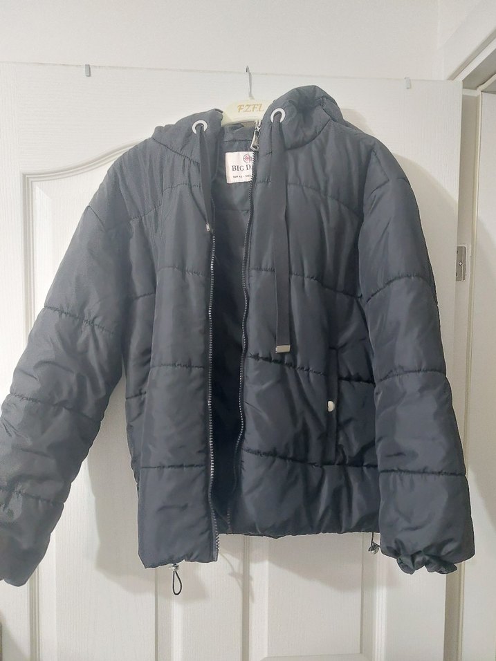 Siyah Kapüşonlu Fermuarlı Kadın Şişme Mont - Görsel 2