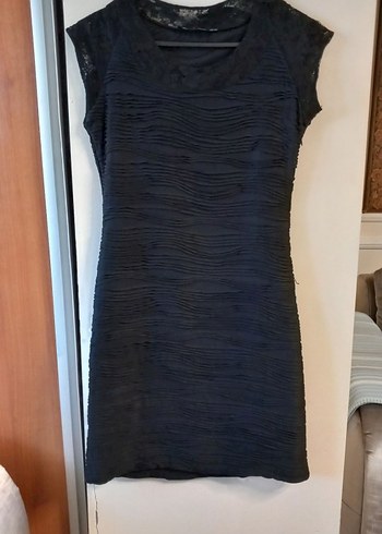 Siyah Pilili Midi Fitted Kadın Elbise
