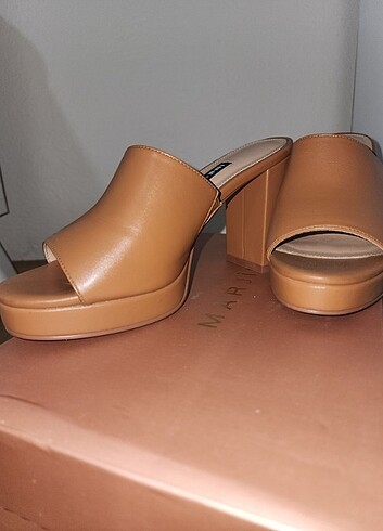 Nine West Taba Renkli Topuklu Terlik