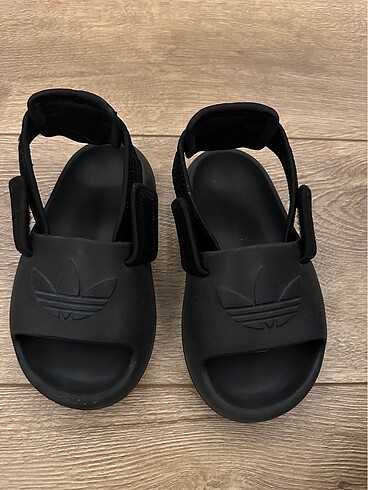 Adidas çocuk terlik