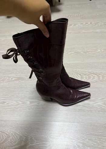 Zara Kahverengi Deri Yılan Desenli Dizüstü Stiletto Çizme