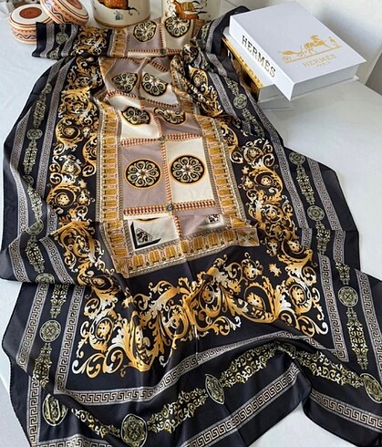 Versace şal