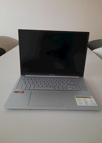 Asus Vivobook Laptop