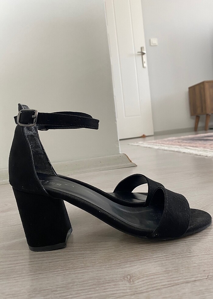 Siyah süet tek bant platform kalın topuklu ayakkabı - Görsel 2