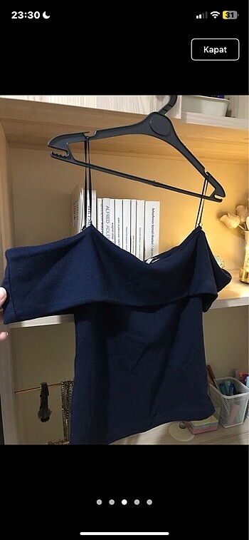 Stradivarius STRADİVARİUS OMZU AÇIK CROP