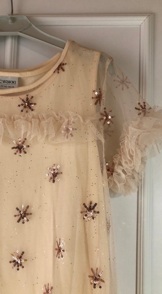 Bej Nakışlı Fırfırlı Kız Elbisesi - Görsel 3
