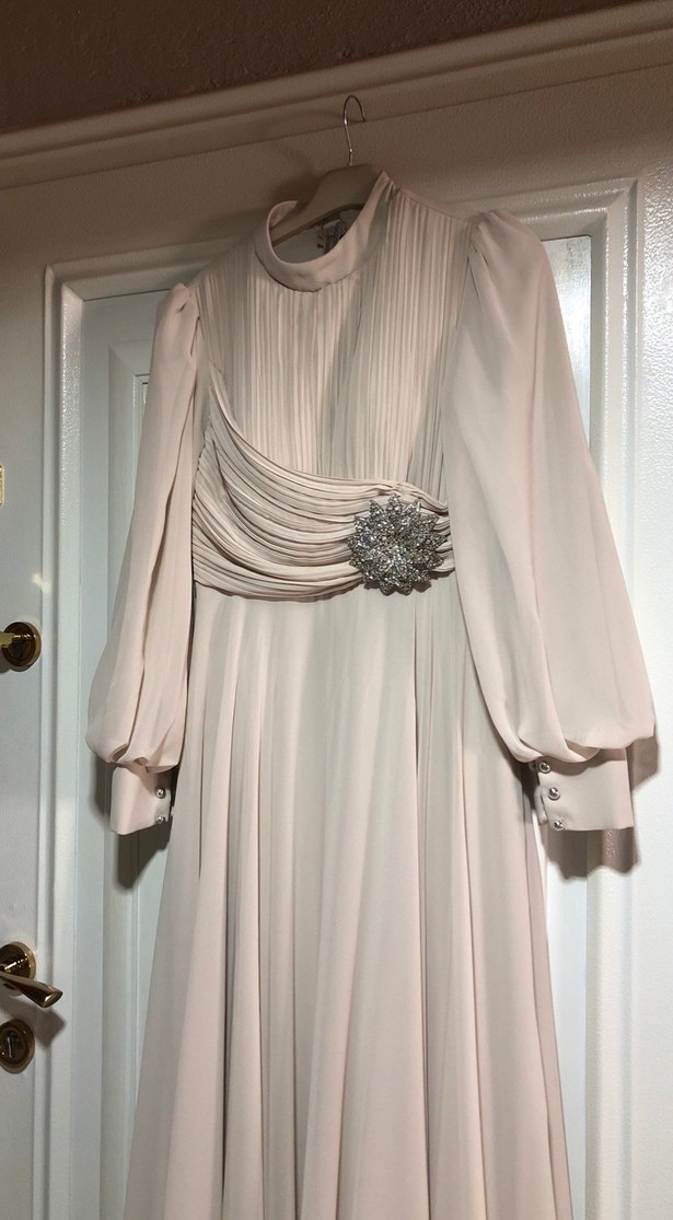 Drapeli bej tesettür abiye elbise - Görsel 2