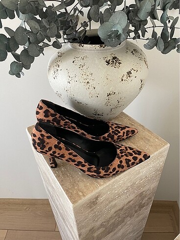 Leopar topuklu ayakkabı
