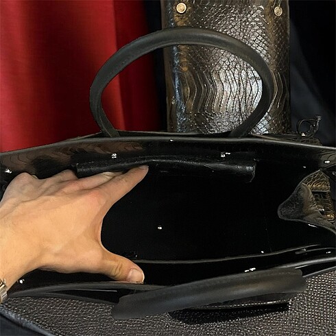 Beden siyah Renk Givenchy Krokodil Evrak Çantası