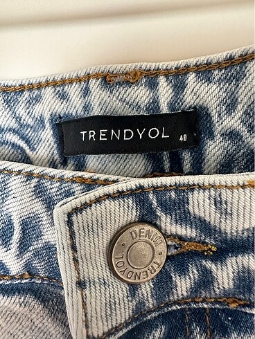 40 Beden mavi Renk Trenyol Buz Mavisi Jean