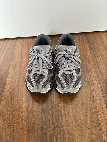 Nee Balance 9060 Gri 40 Numara