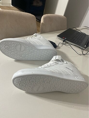 Beden beyaz Renk Adidas spor ayakkabı Jorden