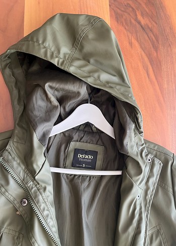 Kadın Haki Midi Yağmurluk Kapüşonlu - Görsel 4