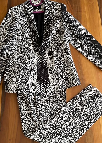 Kadın Yılan Desenli Uzun Ceket - Görsel 2