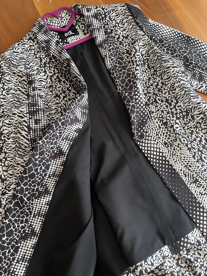 Kadın Yılan Desenli Uzun Ceket - Görsel 3