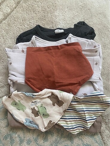 Bebek giyim (80-86) H&M 3x body, 3x önlük - Görsel 5