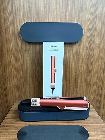 Dyson airstrait