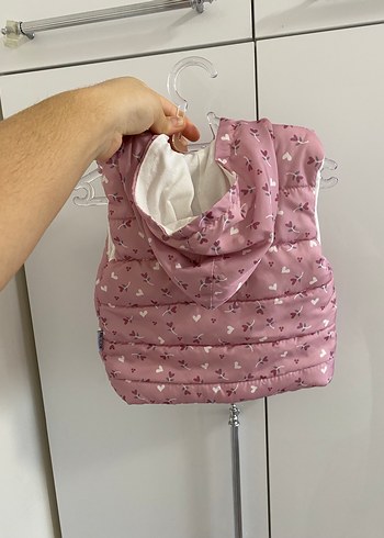 Kız Çocuk Pembe Desenli Yelek şişme mont - Görsel 2