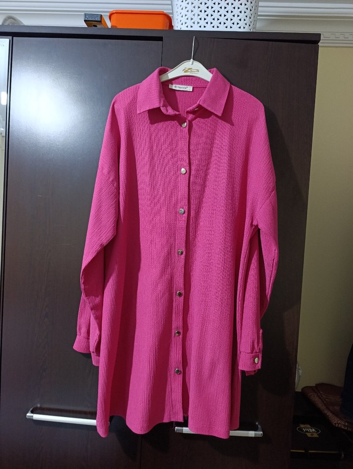 Düğmeli Uzun Kollu Pembe Kadın Gömlek - Görsel 5