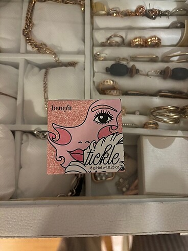 Benefit Benefit tickle