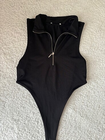 Siyah çıtçıtlı body