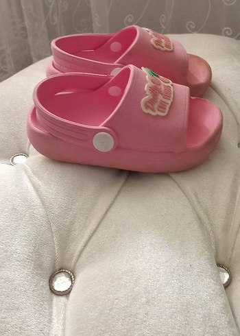 LC Waikiki Düğmeli Pembe Kız Çocuk Terliği