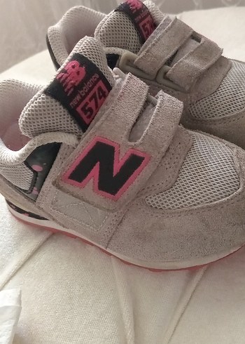 New Balance Kız Çocuk Gri-Pembe Cırtlı Spor Ayakkabı