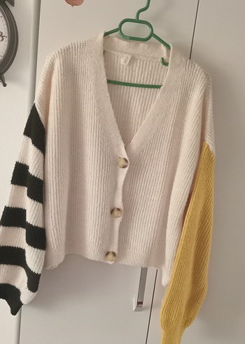 Rahat Kesim Renkli Kollu Kadın Hırka - Görsel 5