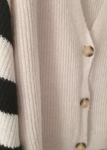 Rahat Kesim Renkli Kollu Kadın Hırka - Görsel 2